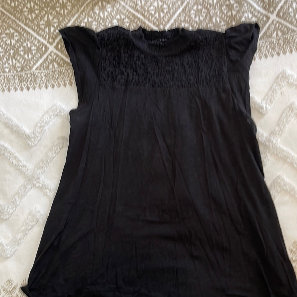 Torrid, size 0, Mock Neck, Flutter Sleeve Top